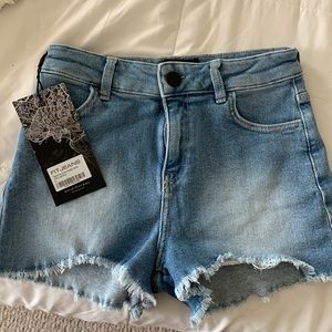Fitjeans Mid-Waist Shorts